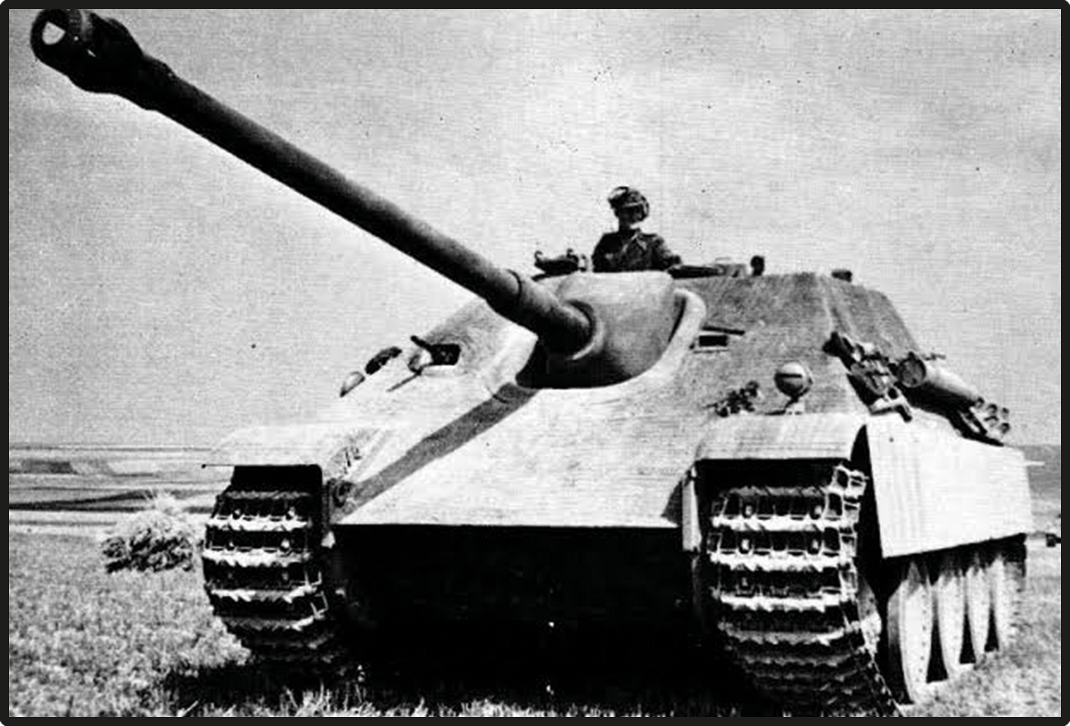 Archivfoto des originalen Jagdpanzer-Modells Jagdpanther Sd.Kfz. 173.